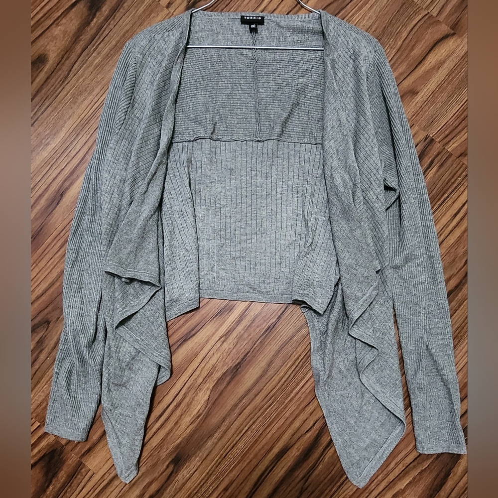 Torrid Cardigan sz 00, good condition